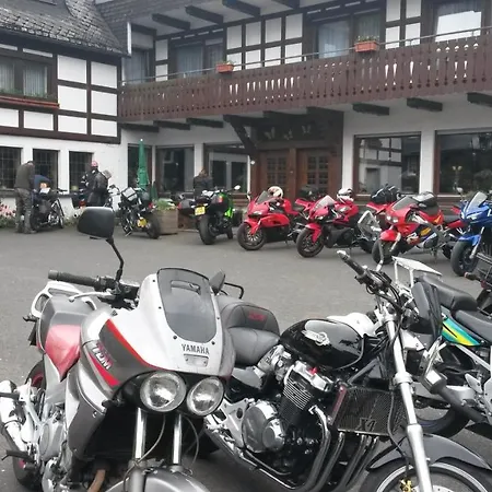 兹薇林酒店 2* 伯德费尔德